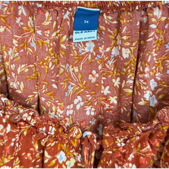 Old Navy Puff-Sleeve Floral-Print Smocked Peplum Blouse - Picture 4 of 6